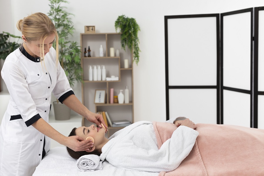 The Difference Between a Wellness Center and a Medspa